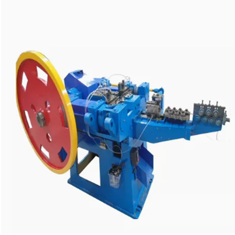 Maskin för tillverkning av naglar med låg ljudnivå och hög hastighet